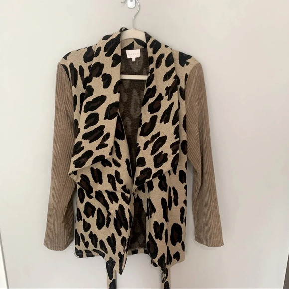 Entro Leopard Print Cardigan/ Coat Wrap style with Corduroy Sleeves Smal - Picture 1 of 8